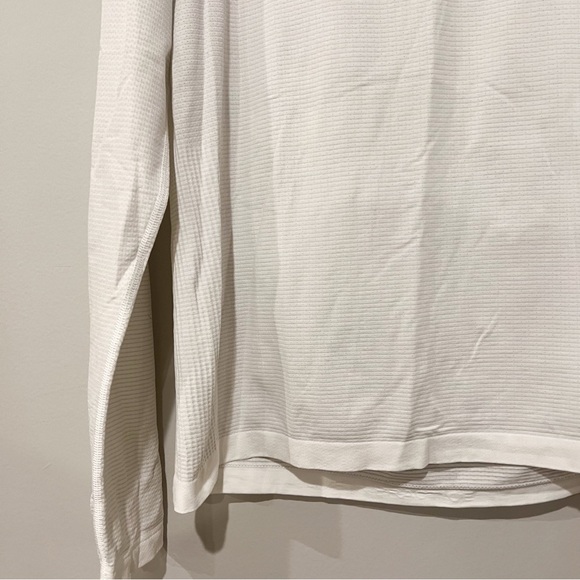 Lululemon Metal Vent Tech Long Sleeve 2.0 in White - Picture 4 of 8